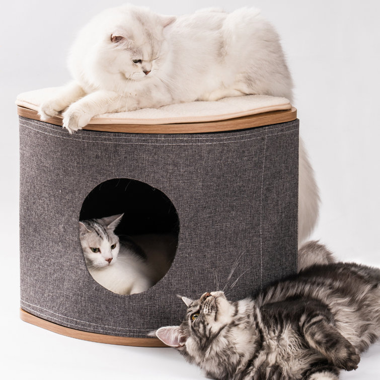 Triangle on sale cat bed